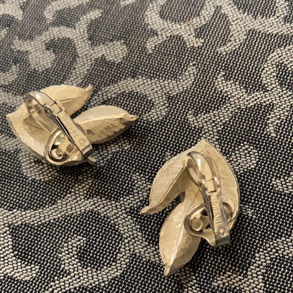 Trifari Vintage Clip Earrings - Picture 2 of 4